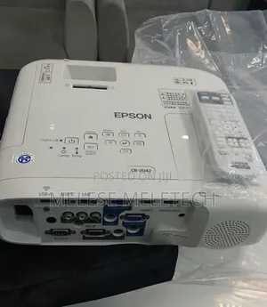 EEpson CB-2042 Model Projector