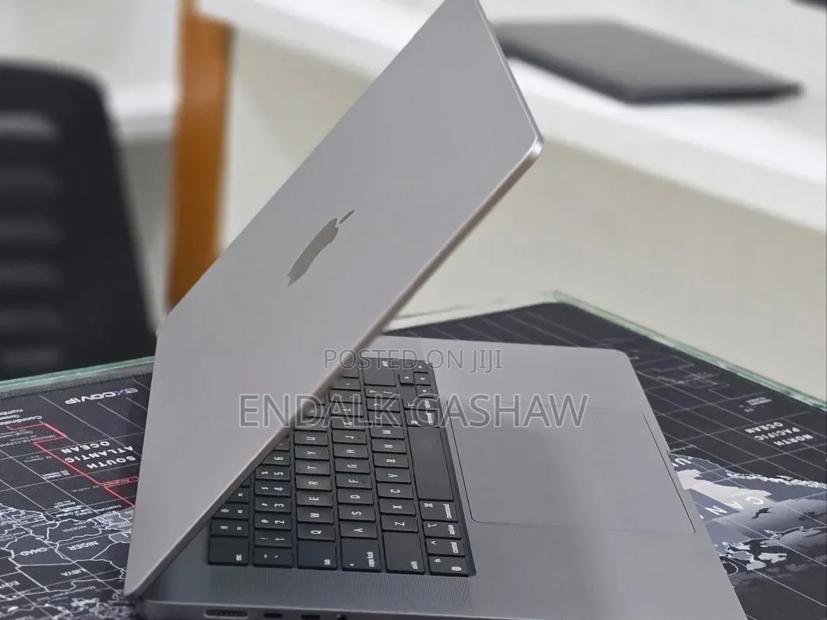 New Laptop Apple MacBook Pro 2023 M2 16GB Apple M2 SSD 512GB