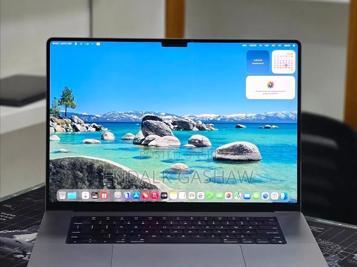 New Laptop Apple MacBook Pro 2023 M2 16GB Apple M2 SSD 512GB