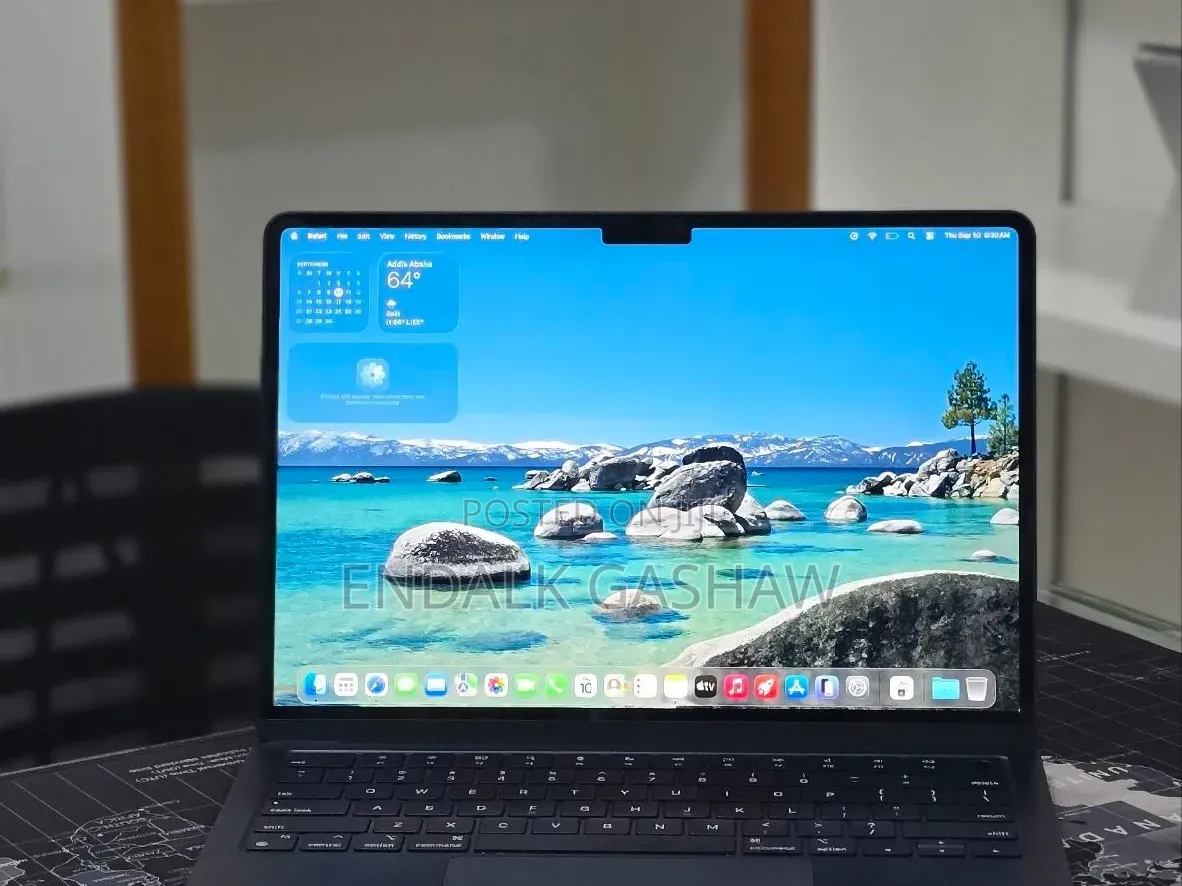 New Laptop Apple MacBook Air 2022 M2 16GB Apple M2 SSD 256GB