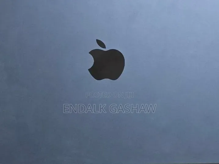 New Laptop Apple MacBook Air 2022 M2 16GB Apple M2 SSD 256GB