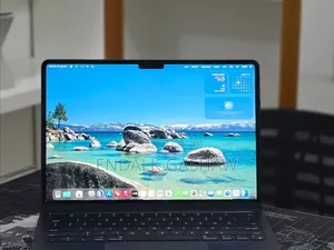 New Laptop Apple MacBook Air 2022 M2 16GB Apple M2 SSD 256GB