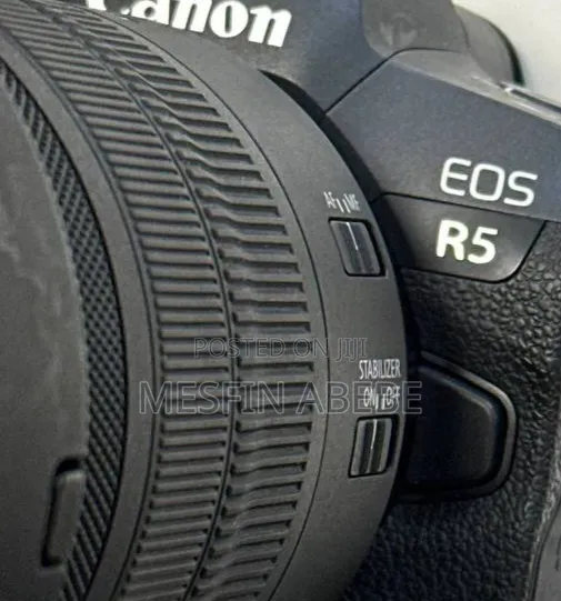 Canon R5 24-105 Red Lens