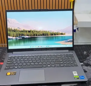 New Laptop Lenovo LOQ 15AHP10 12GB Intel Core i5 SSD 512GB