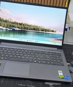 New Laptop Lenovo LOQ 15IRH8 12GB Intel Core i5 SSD 512GB