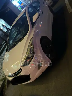 Hyundai Avante 2011 White