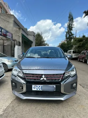 Mitsubishi Attrage 2022 Silver