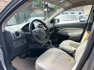 Mitsubishi Attrage 2022 Silver