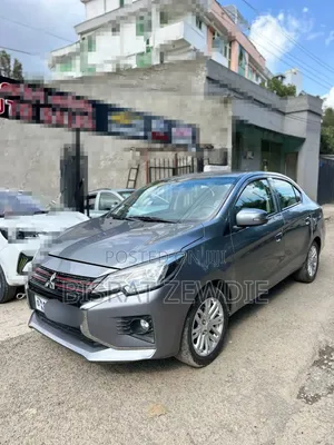 Mitsubishi Attrage 2022 Silver