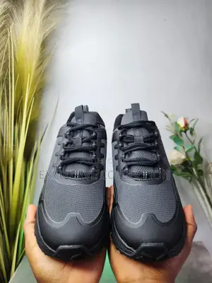 Original the North Face Outdoor Shoes – Stylish, Durable Comfortable
