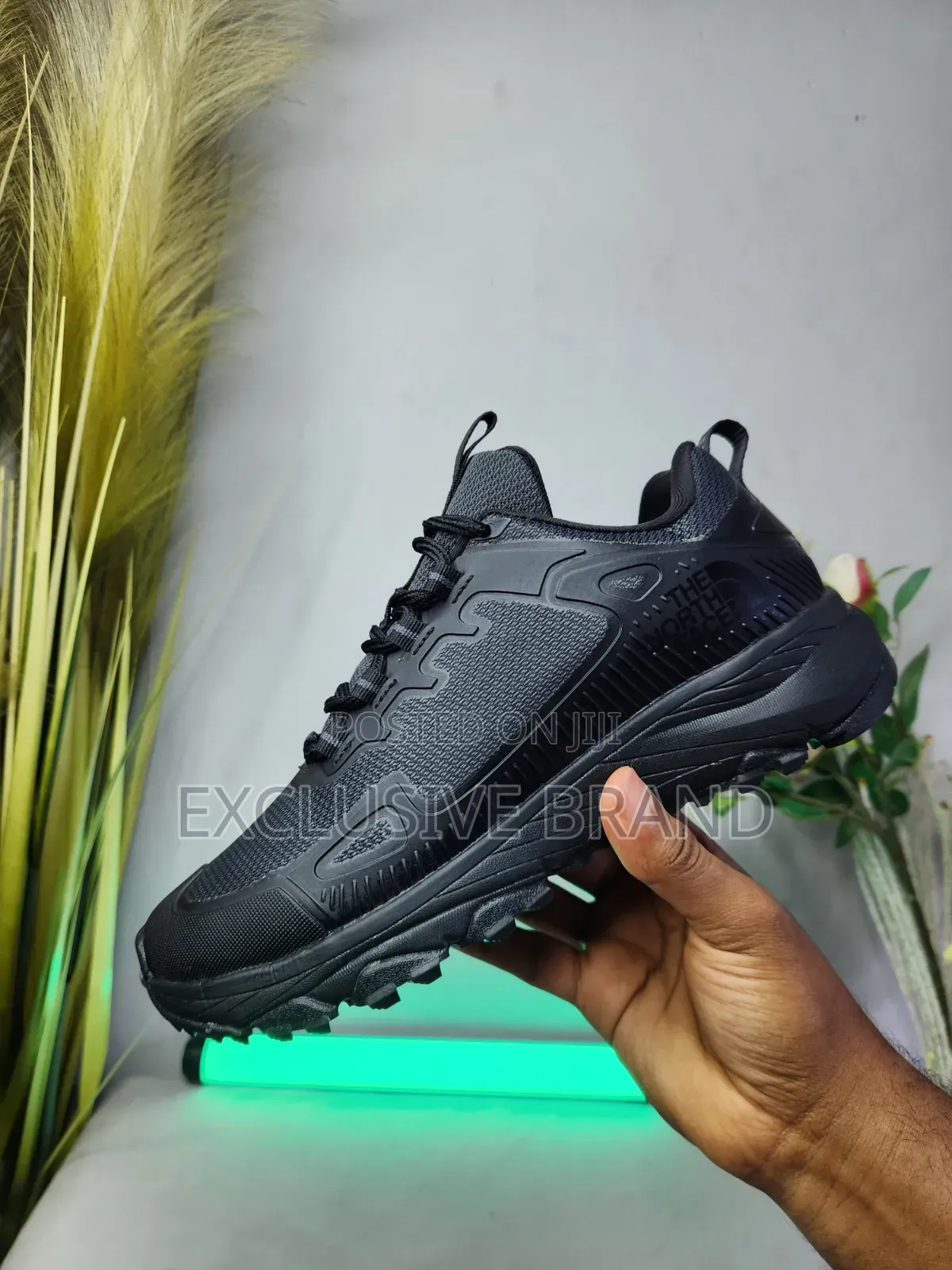 Original the North Face Outdoor Shoes – Stylish, Durable Comfortable
