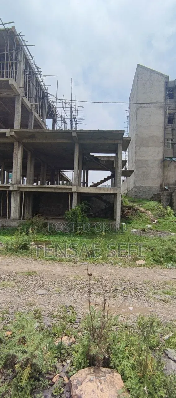 10bdrm House in Katila Mariam, Bole for sale
