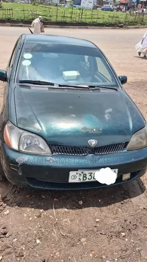 Toyota Platz 2001 Green