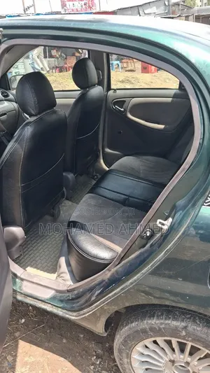 Toyota Platz 2001 Green