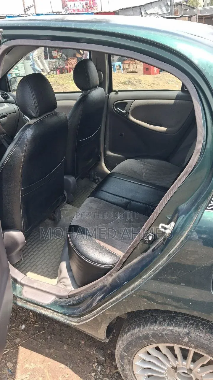 Toyota Platz 2001 Green