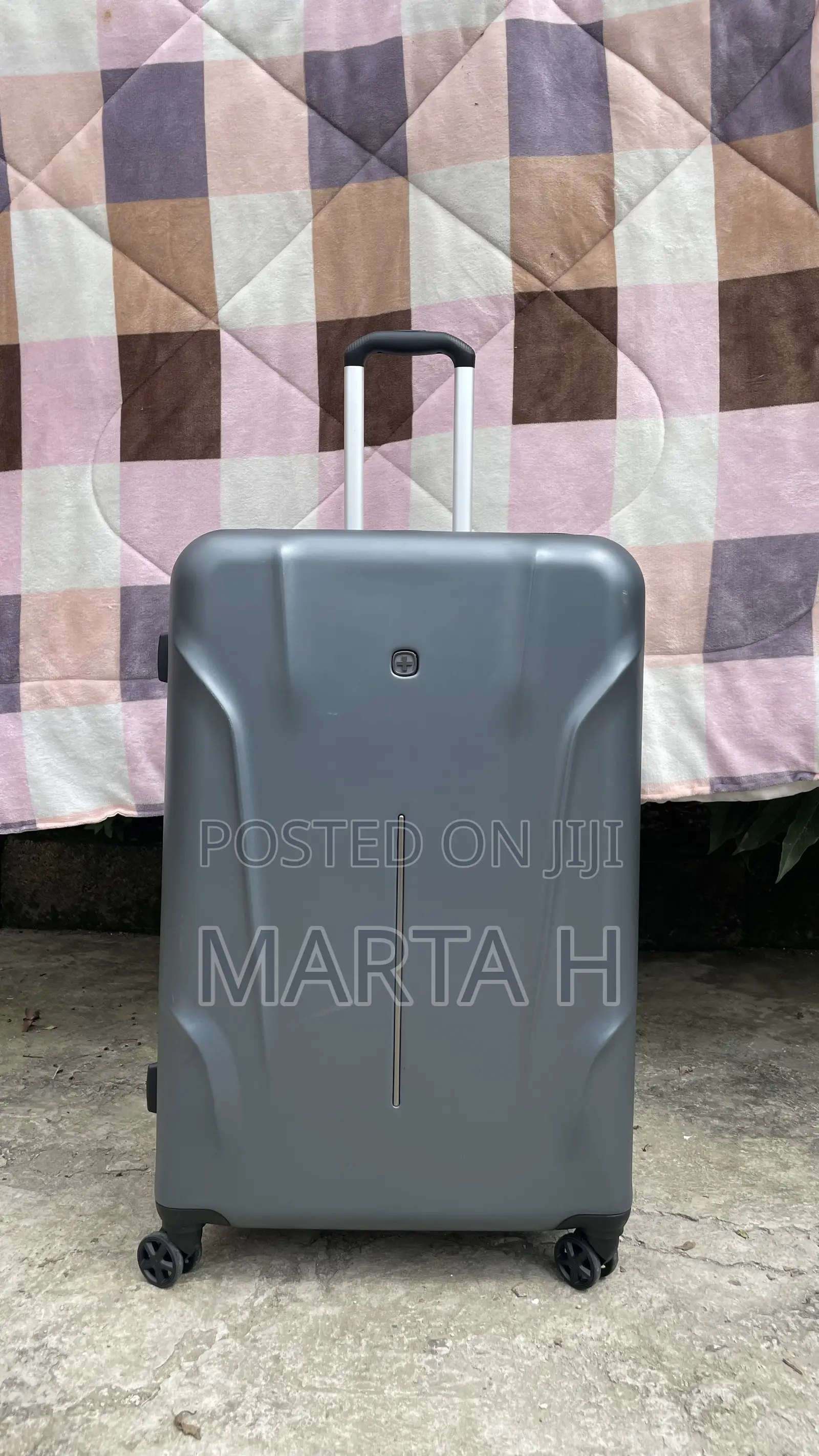Large Hard-Shell Suitcase