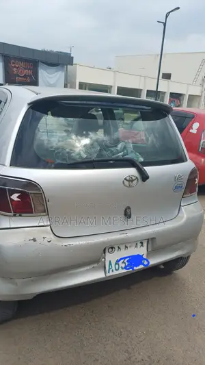 Toyota Vitz 2001 Silver