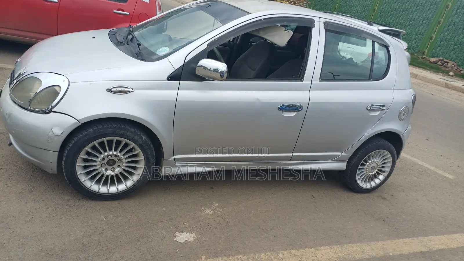 Toyota Vitz 2001 Silver