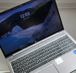 New Laptop HP ZBook Firefly G8 16GB Intel Core i7 SSD 512GB