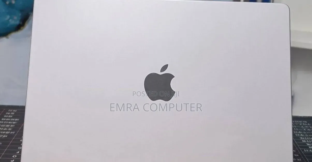 New Laptop Apple MacBook Pro 2021 M1 32GB Apple M1 Pro SSD 1T