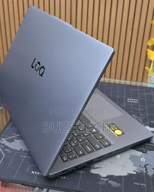 New Laptop Lenovo LOQ 15AHP10 12GB Intel Core i5 SSD 512GB