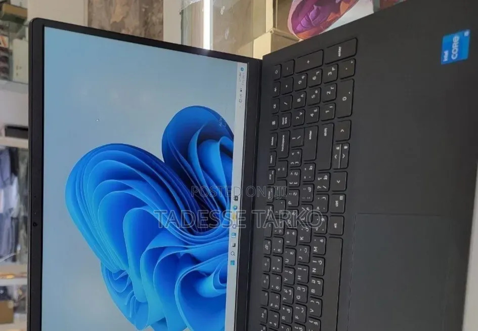 New Laptop Dell Vostro 15 3000 16GB Intel Core i5 SSD 512GB