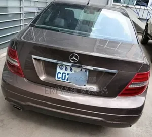 Mercedes-Benz C200 2012 Brown