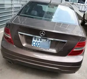 Mercedes-Benz C200 2012 Brown