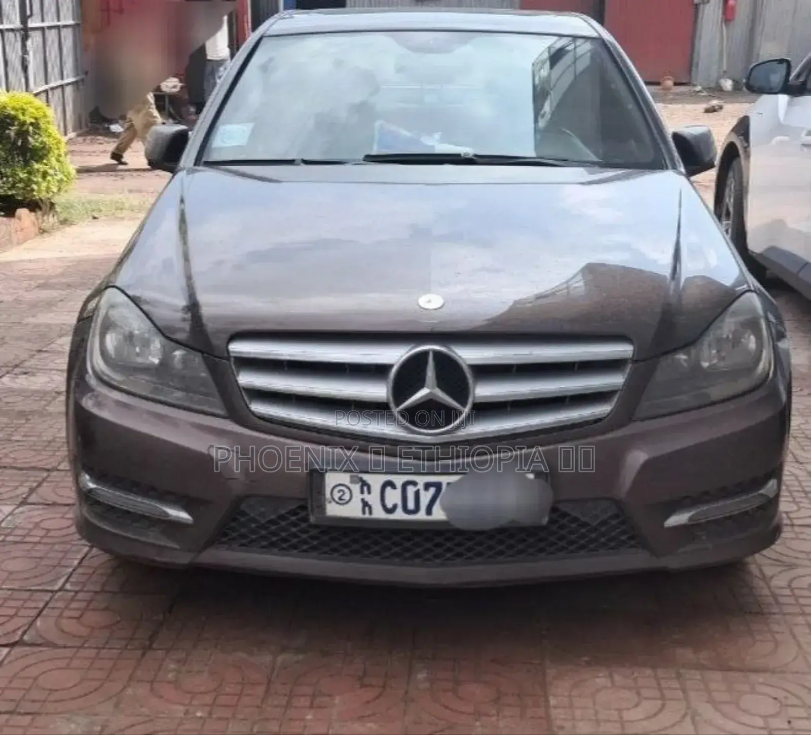Mercedes-Benz C200 2012 Brown