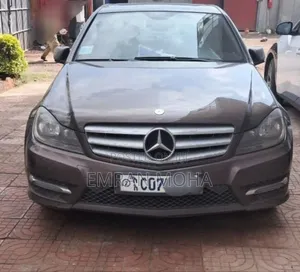 Mercedes-Benz C200 2012 Brown