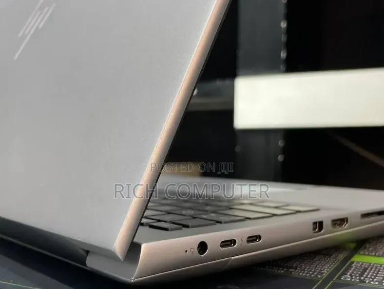 New Laptop HP ZBook 17 32GB Intel Core i9 SSD 512GB