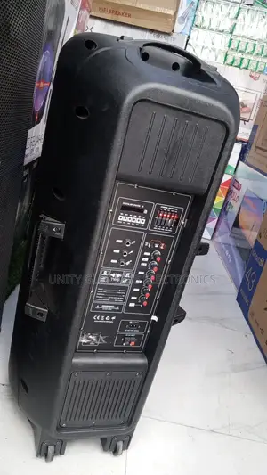 Max 1212 Speaker