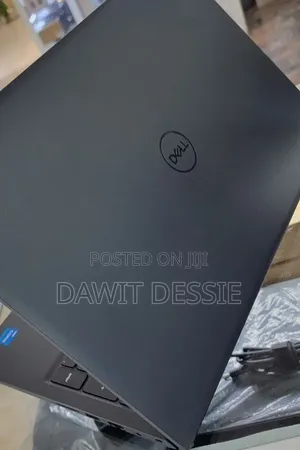 New Laptop Dell 16GB Intel Core i5 SSD 512GB
