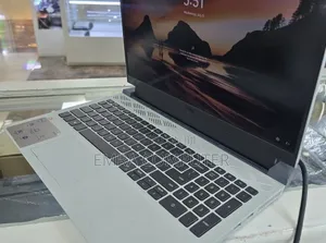 New Laptop Dell 16GB Intel Core i7 SSD 512GB