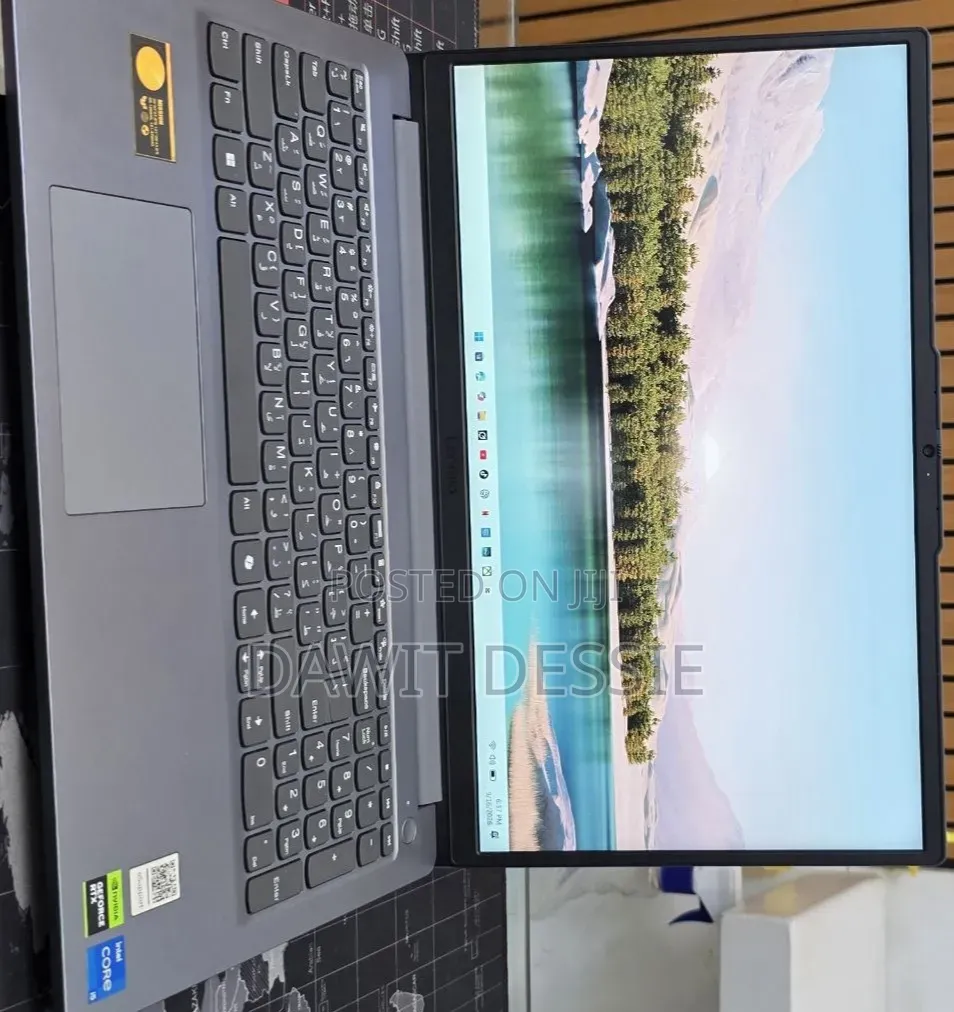 New Laptop Lenovo 12GB Intel Core i5 SSD 512GB