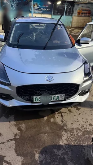 Suzuki Swift 2025 Silver