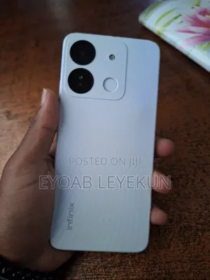 Infinix Smart 7 HD 64 GB White