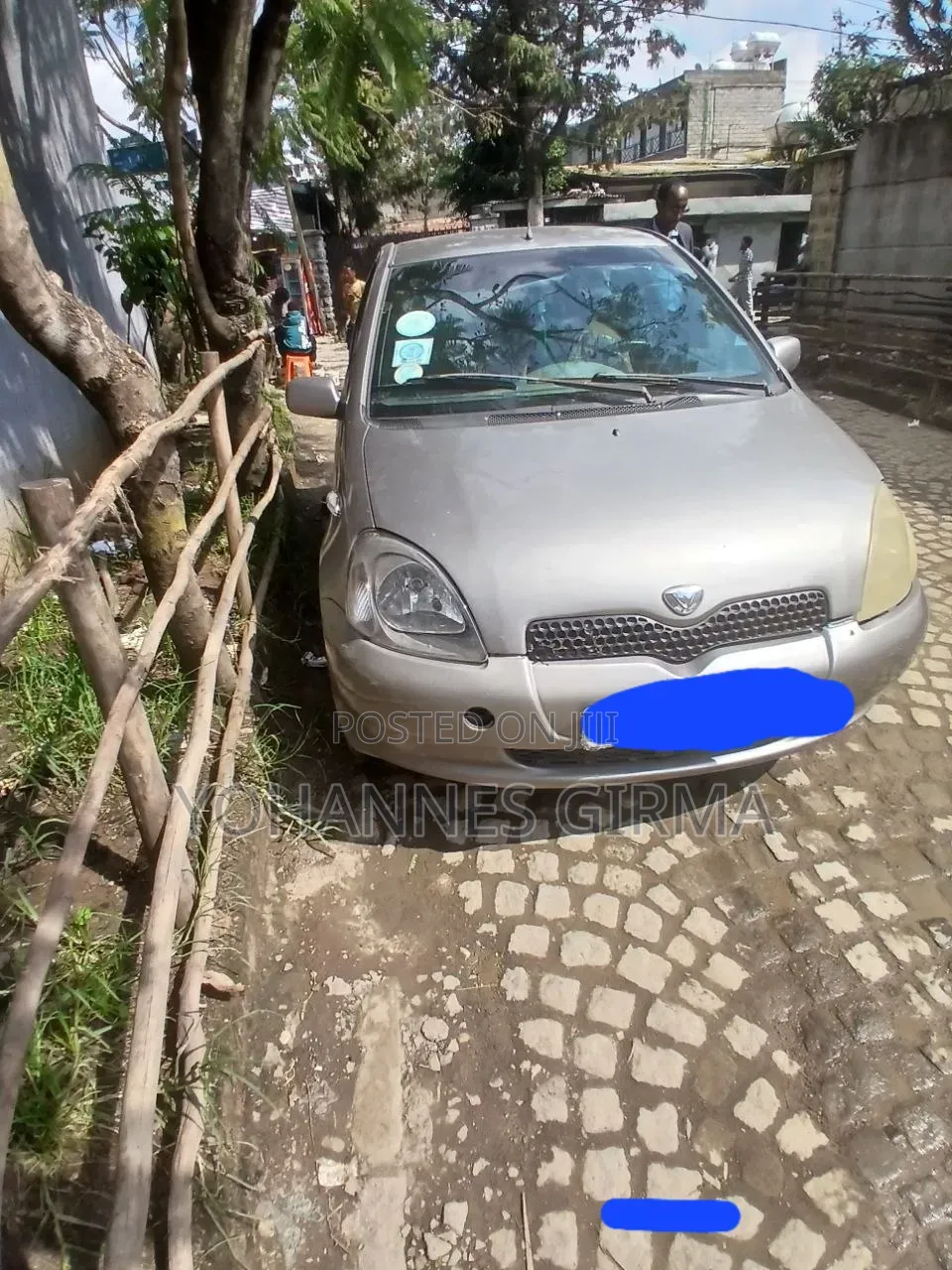 Toyota Vitz 2001 Silver