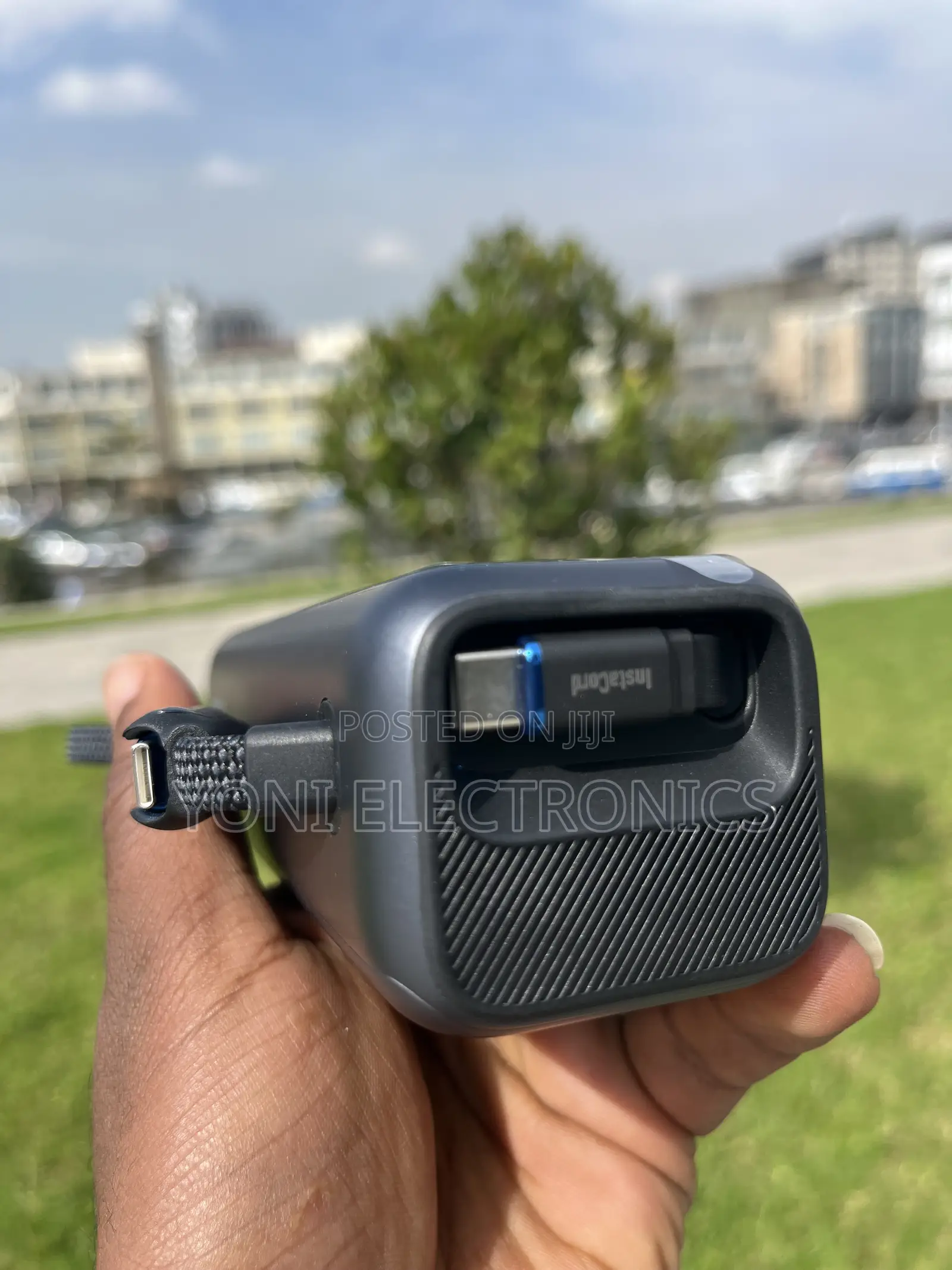 Anker Power Bank (, 165W, Built-in and Retractable Cables)