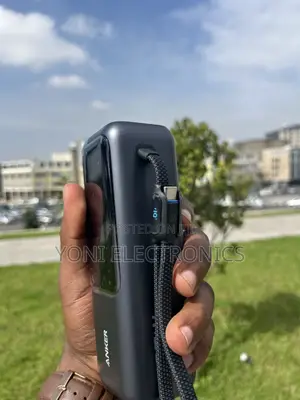 Anker Power Bank (, 165W, Built-in and Retractable Cables)