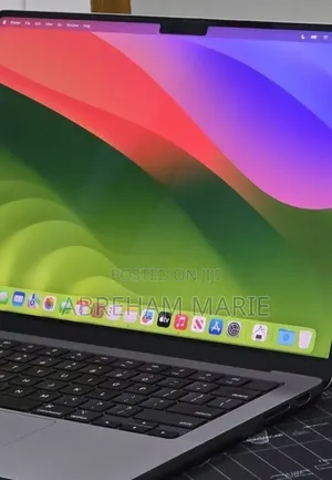 New Laptop Apple MacBook Pro 2023 M3 8GB Apple M3 Pro SSD 512GB