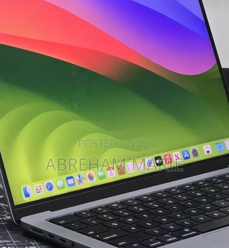 New Laptop Apple MacBook Pro 2023 M3 8GB Apple M3 Pro SSD 512GB