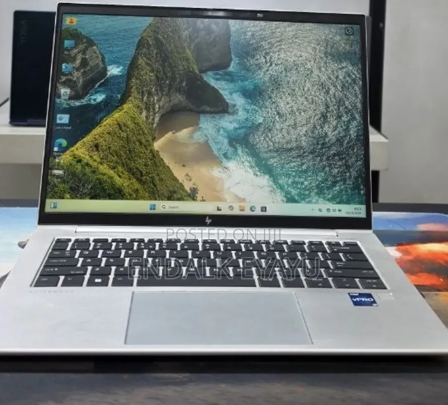 New Laptop HP EliteBook 840 G9 16GB Intel Core i7 SSD 512GB
