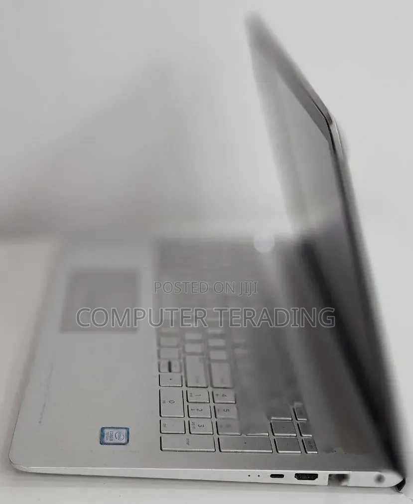 New Laptop HP Pavilion 15 8GB Intel Core i5 HDD 1T
