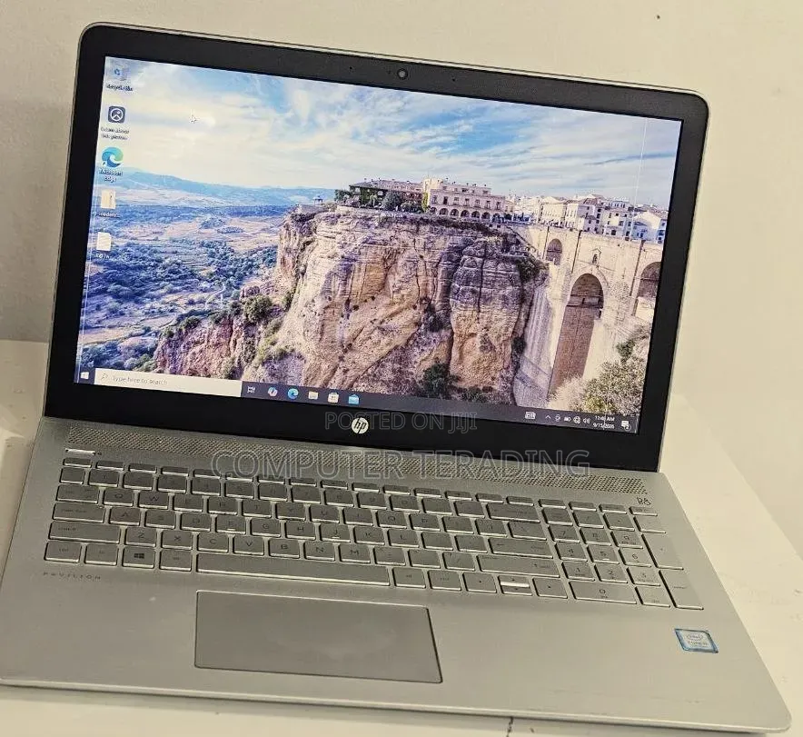 New Laptop HP Pavilion 15 8GB Intel Core i5 HDD 1T