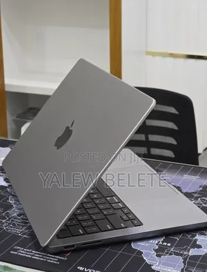 New Laptop Apple MacBook Pro 2023 M3 8GB Apple M3 SSD 512GB