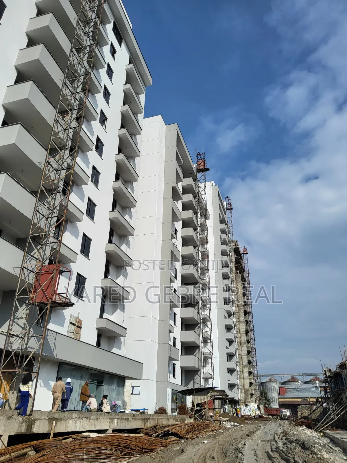 4bdrm Apartment in 🚨 አስቸኳይ Apartments , Bole for sale