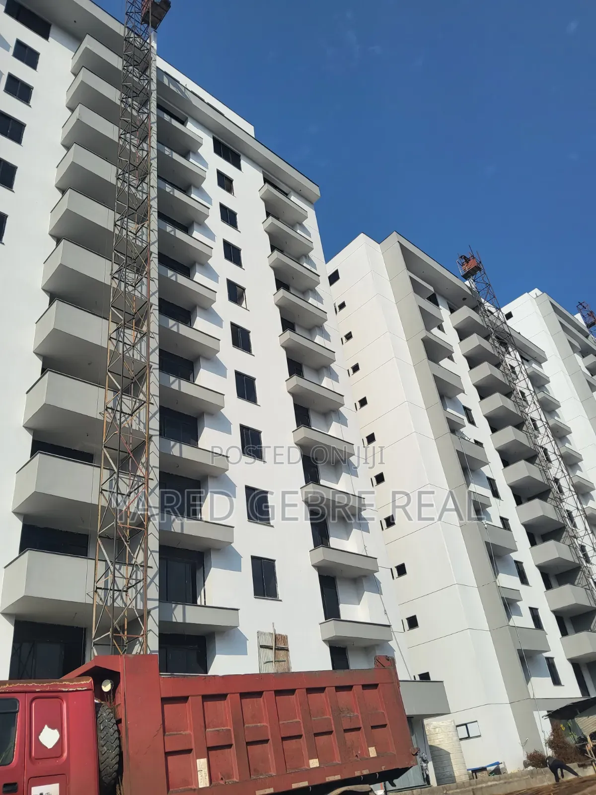 4bdrm Apartment in 🚨 አስቸኳይ Apartments , Bole for sale
