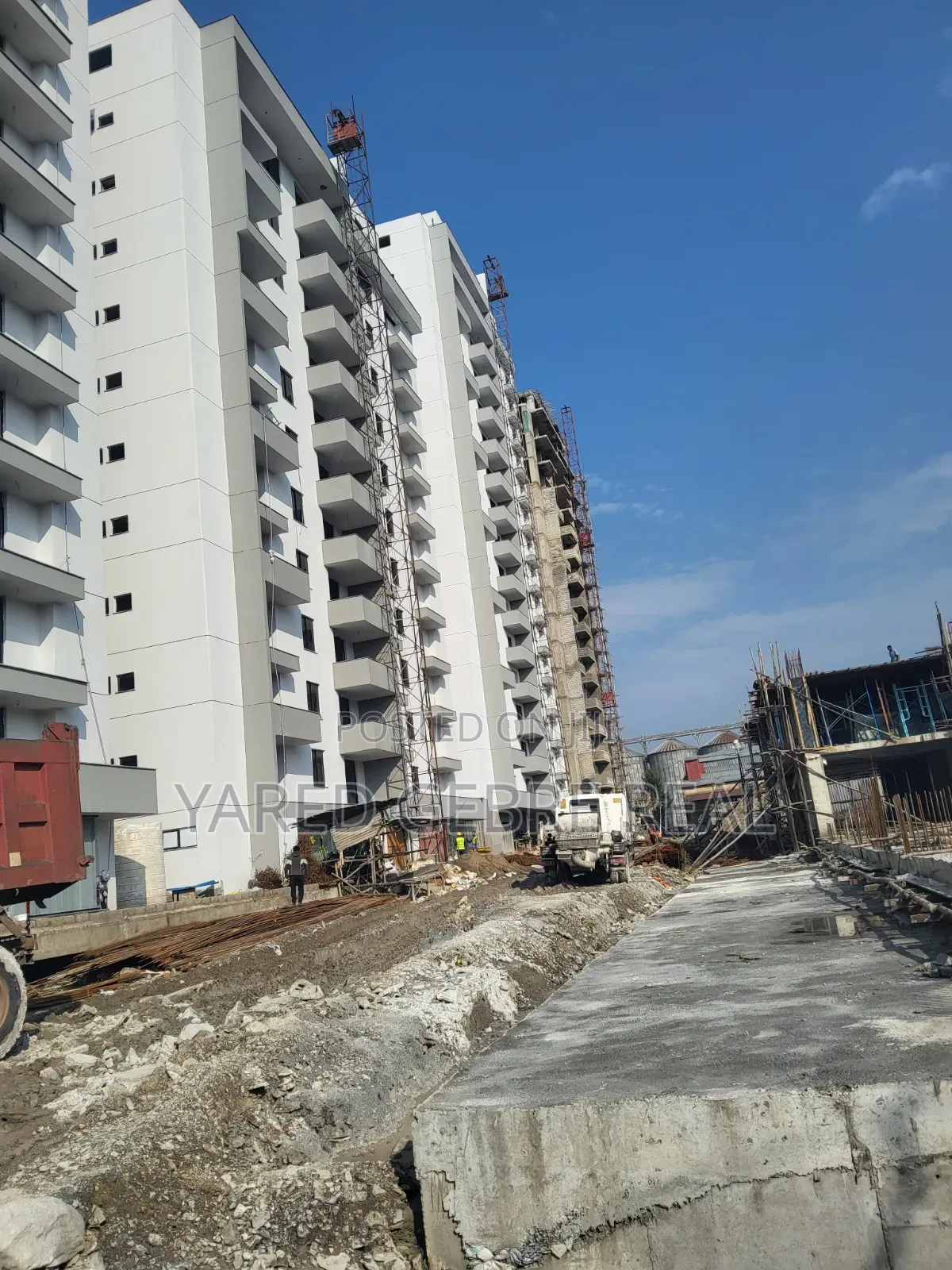 4bdrm Apartment in 🚨 አስቸኳይ Apartments , Bole for sale