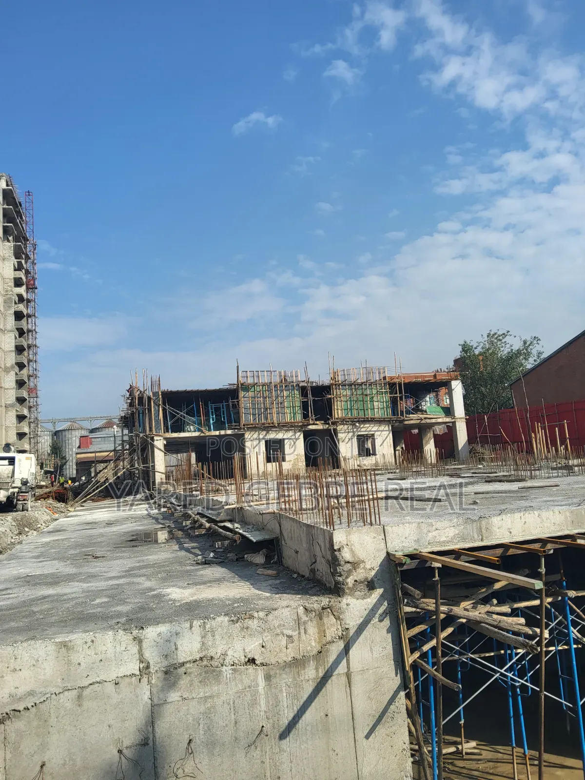 4bdrm Apartment in 🚨 አስቸኳይ Apartments , Bole for sale
